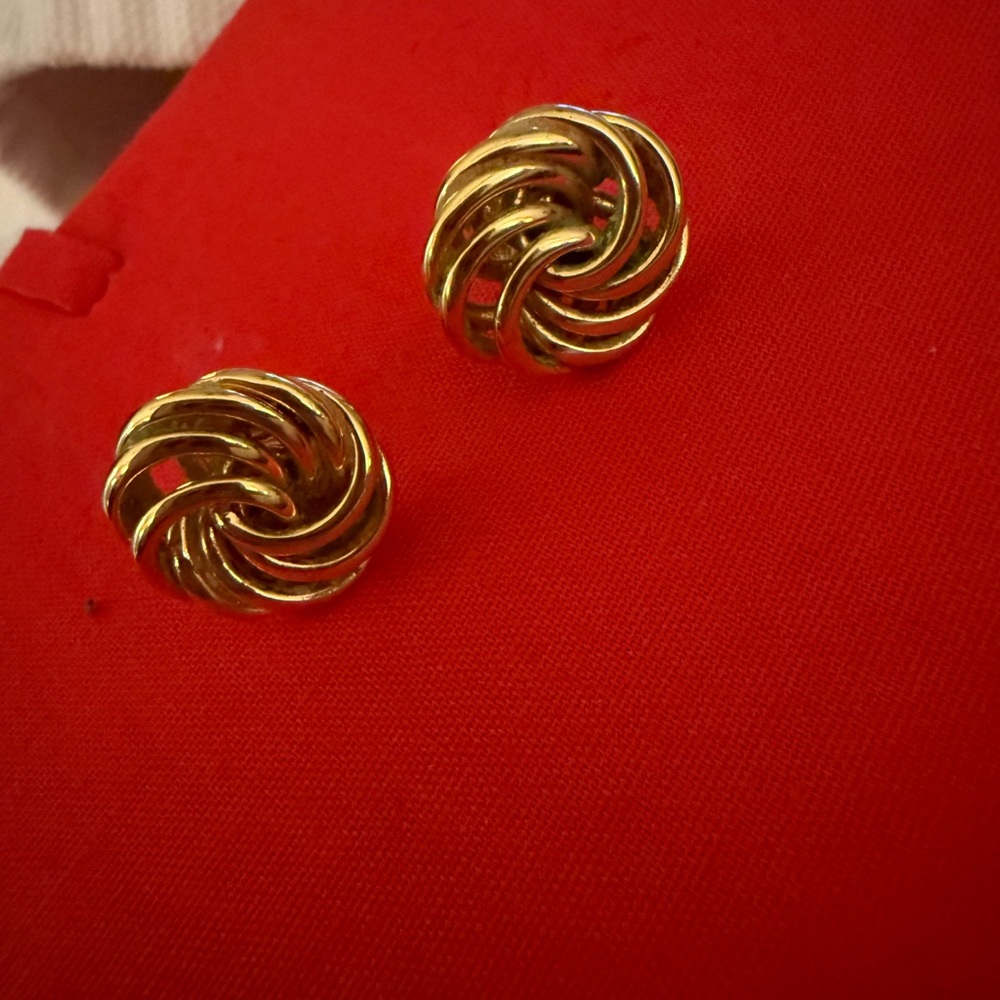 Elegant Gold Knot Earrings